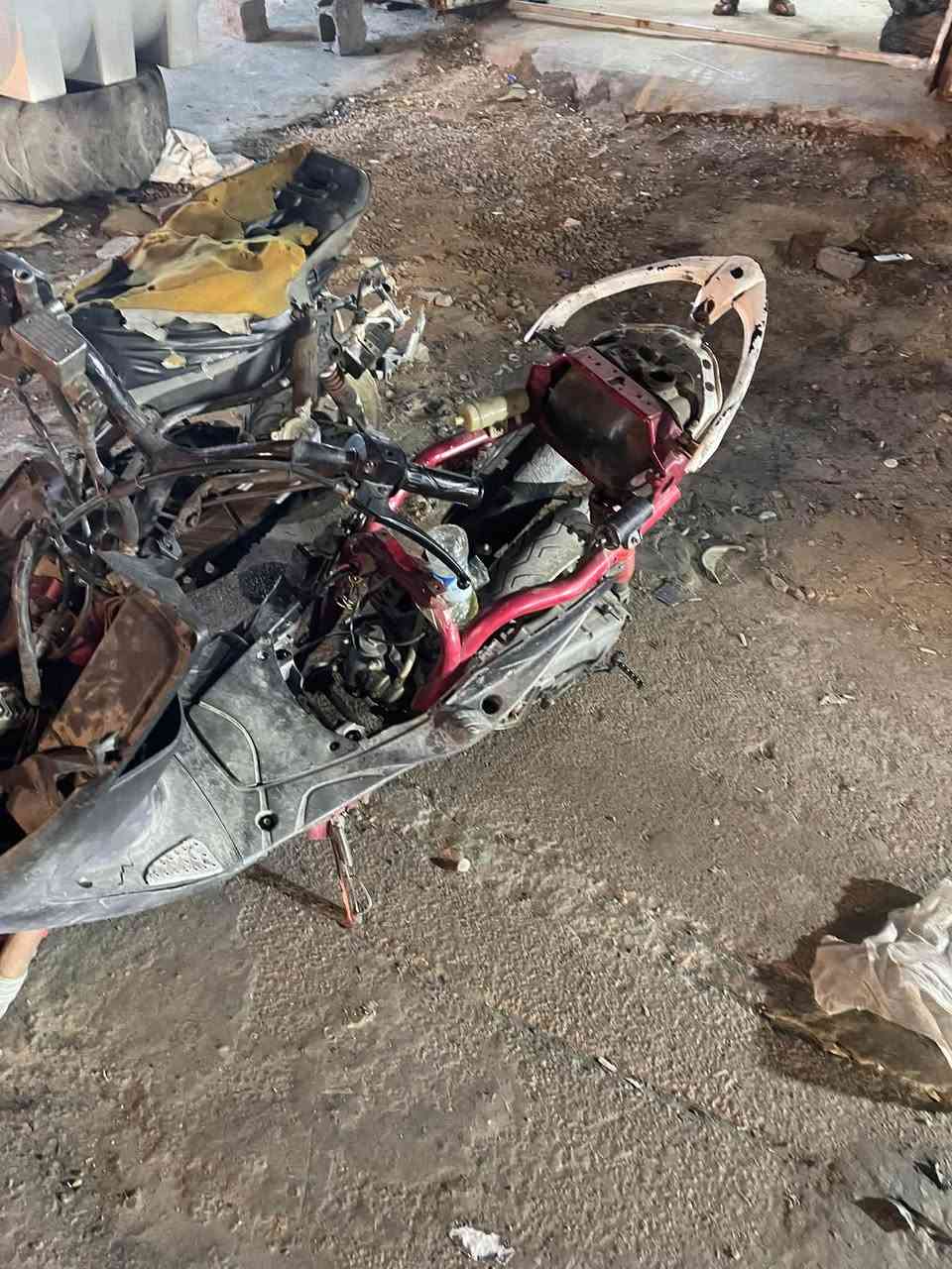 ماكس للبيع كاطعه نارية
سعرها ٢٥٠ مكينته ٥٥ مكفوله من كلشي وخرسة

دراجة مال لعب ع هلحطة ابيع
مكاني بغداد نهاية حي اور

***********
