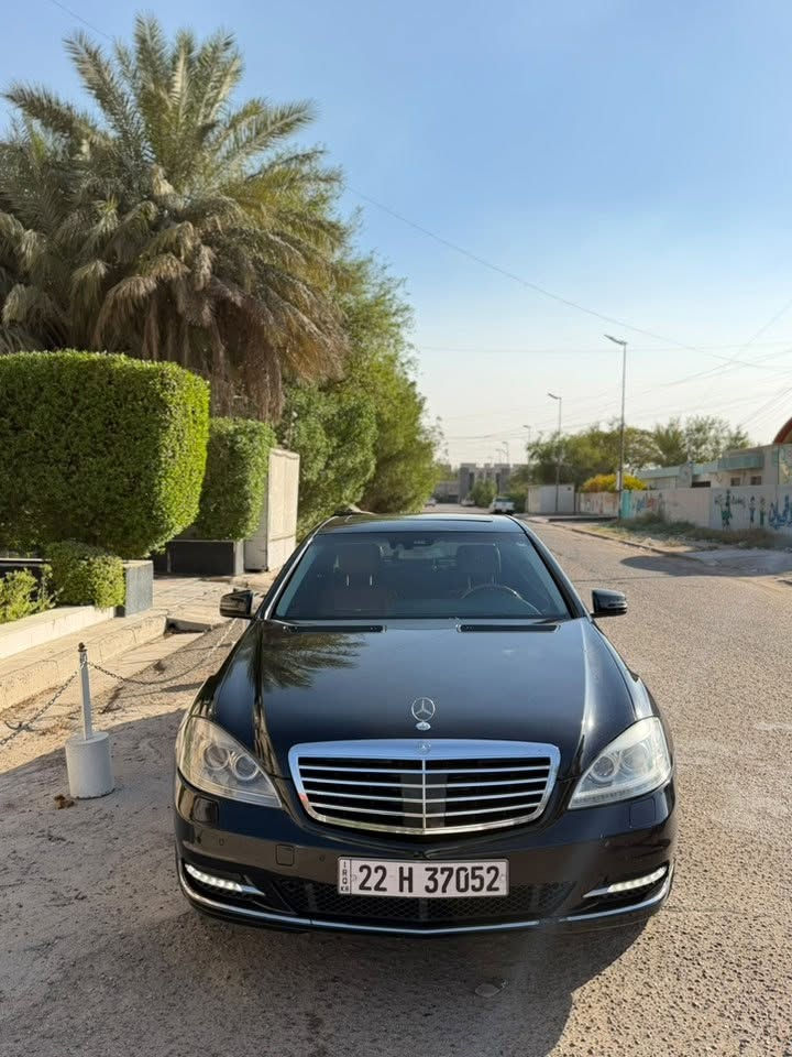 مرسيدس 2009 خليجي  السعر 164 السياره جديده وبدون نقص ***********
قطعتين صبغ رقم اربيل جديد وهزه جديده

داخل لونين 

كشنات كهرباء جلده Vip 

مري ابواب صندوك شفط 

فتحه 

بردات كهرباء 

تجاوي كهرباء ايرباك 

تحكم برنامج السيارة جوبلسات 

رادار هواي مواصفات

تخم تاير و ويل جديد
