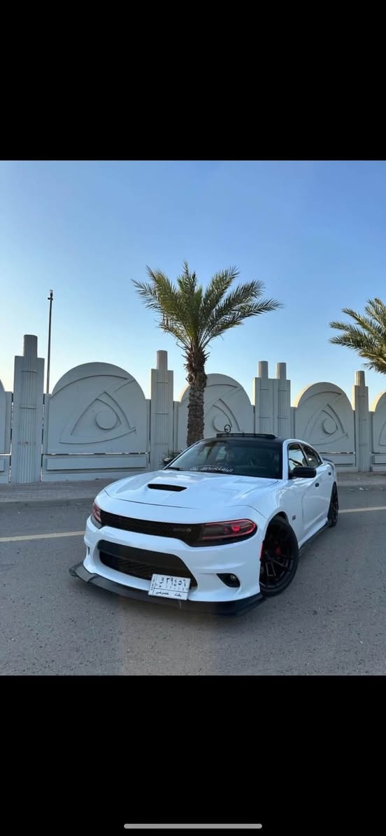 سكات باك ١٩ رقم بغداد فول عدا الرادار الامامي
ميموري وتدفئة وتبربد كشنات …الخ
ماشية ٣٩ الف ميل
السيارة ضالة بالبيت ٢٤ ساعة تطلع بالسنة حسنة
حادثها جاملغ امامي وبارد بكدر الشبر حافة البنيد فقط
سعرها ٢١٠ لان مستعجل 
مبدل فقط بطل
***********
