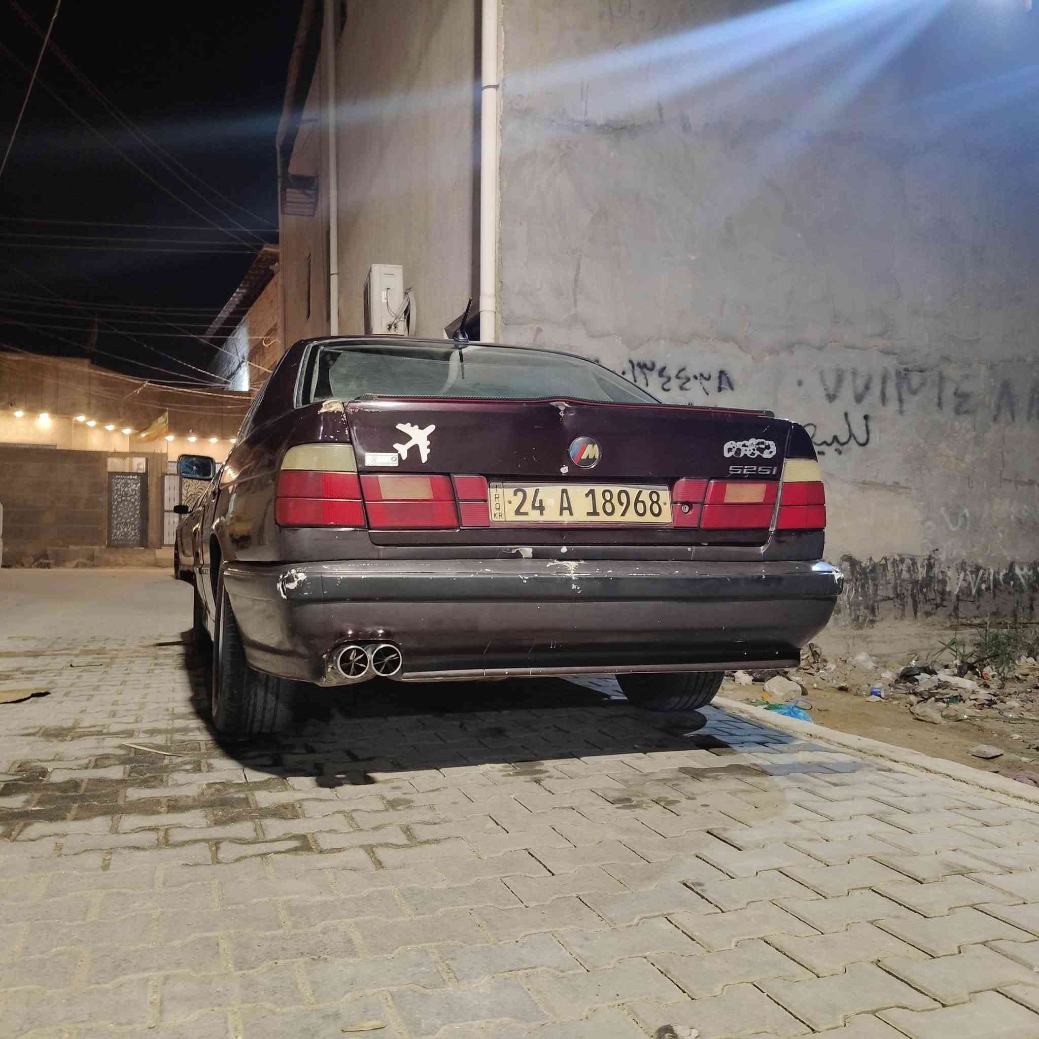 سـلام عليكم
Bmwللبيع 525i V6
مديل1992
رقم دهوك راعيها بـ أربيل
سنويه للـ2029
محرك وارد مسكر فانوس قبل شهرين شادينه 
كير جديد وارد اللماني قبل شهر شادينه ،
تبريد نقصه بس كمبريسر
اكسل جديد
السياره عليها ويل خليه جديد
تخم تاير جديد
 وبيها فتحه بانوراما
برده خلفيه 
كهربائيات كلها شغاله 
عليها شاشه كار بلي 
السعر:45 ورقه
مكان السياره البصره ابي الخصيب
للاستفسار:***********
