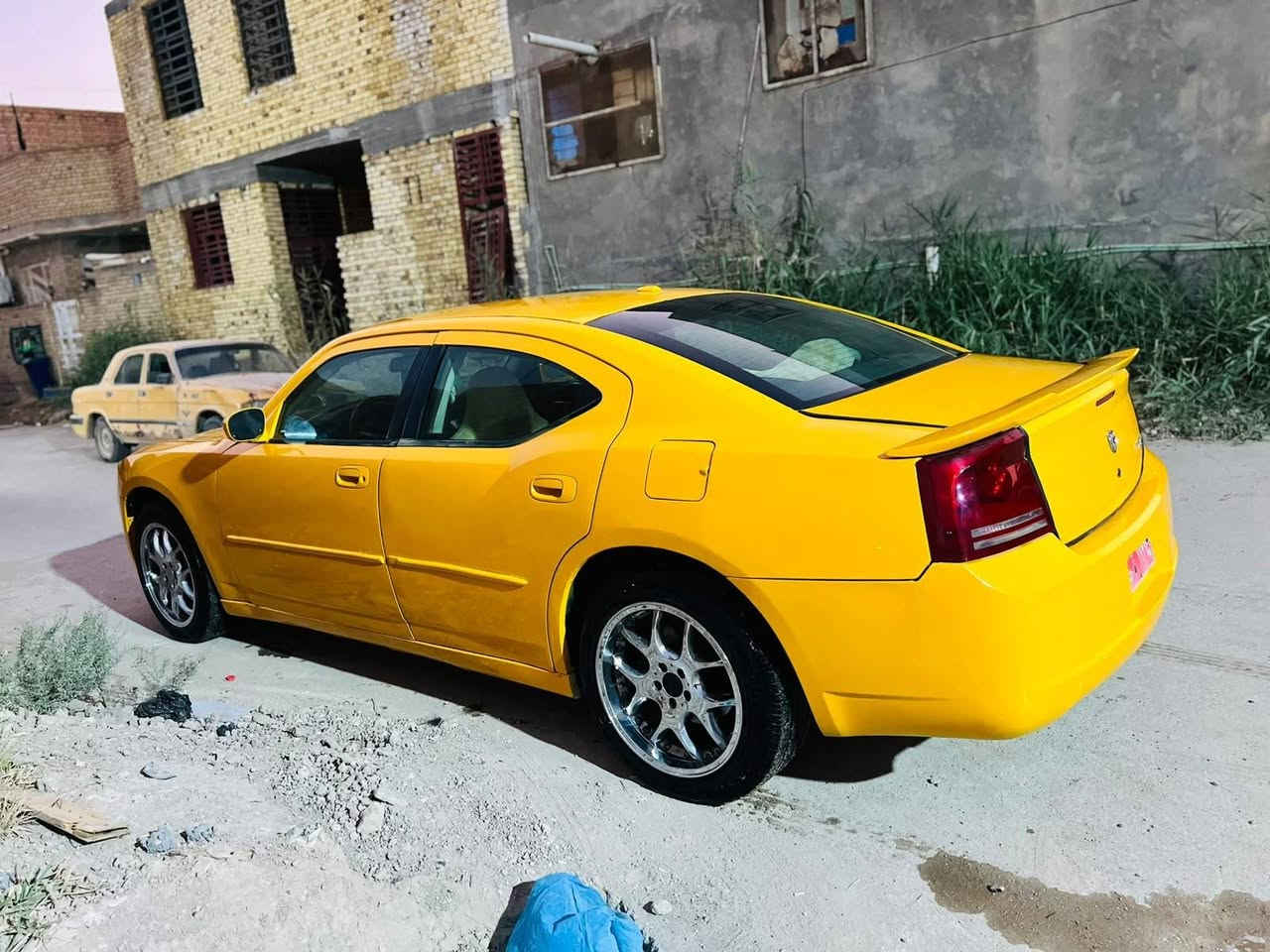 جارجر 2010 متوئمه رقم وسنويه طبق الاصل جاهزة كير ومكينه كارتون حداديه كارتون كهربائيات كله شغاله تبريد ثلج تخم تاير حاويه بدون كص كفاله عامه من كلشي مكينه 3500 سعر ٣٨ وبيه مجال مكان الشطره الاتصال ***********
