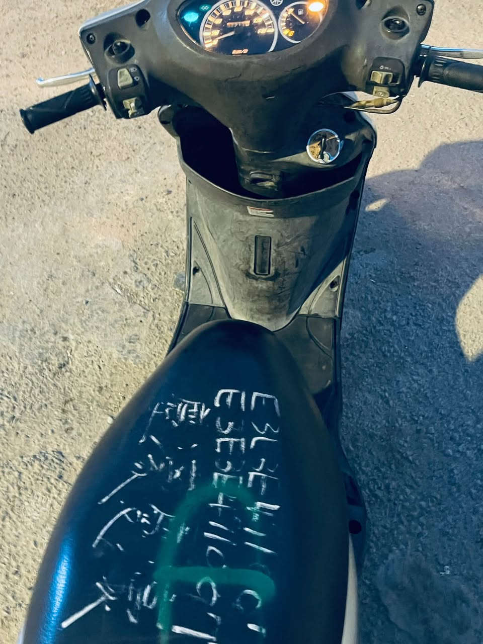 سلام عليكم للبيع بريز ببغاء ياباني نوزل مال رمبه صاله شهر  نازله رمبه مكينه مكفوله كفرات مختمه  ما مفتوح برغي واحد بيها اوراق كامله والسعر 1300ومكان بغداد الدوره  وهذا الرقم ***********
