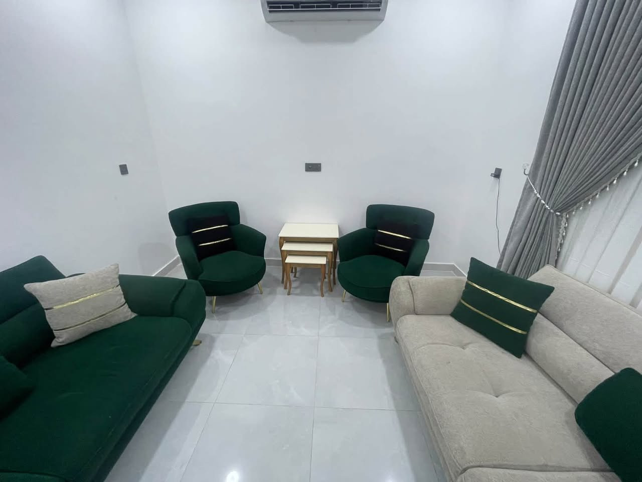 تخم ماركة درجة أولى ماركة ٨ مقاعد اخو الجديد ***********

