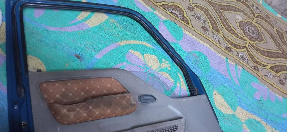 السلام عليكم
 غراض للبيع مال قردة ام عيوم 
باب مال سايق + لغودة + بنيد + كلوبات ـ
 كلة جديد جيب وشد 
وسعر مناسب مكاني نجف 
للستفسار 👇
***********
