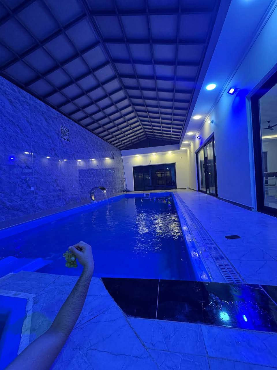 🌿 مزرعة بالزعفرانية 🌿
مكان مثالي للونسة والراحة 😍✨

🏊‍♂️ مسبح 10×5
🎱 بليارد
🔥 فيشة
❄️ تبريد
🌳 أجواء هادئة ومريحة

📲 للحجز والاستفسار واتساب:
***********
