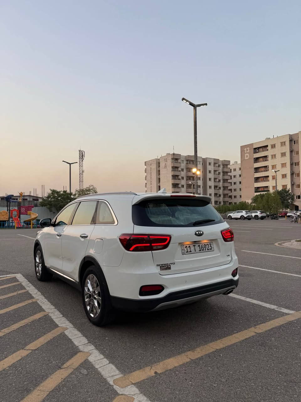 سورنتو 2020 للبيع Sorento 2020

السلام عليكم سورنتو خليجي(شركة الدولية) للبيع السيارة رقم بغداد مشروع وطني

وعليها صيانه ال 60 الف كيلو الي تكون تبديل جميع القطع الاستهلاكيه مثل الصدر ومنظومه البانزين ومنظمومه البريك وهاي تفاصيل هيه صيانة معروفه من الشركة الدولية

السيارة فول مواصفات عدا البانوراما والفور ويل

عداد km=  ٨٩ الف كيلو 
محرك 6 سلندر 3.5
4 كاميرات محيطية 360 درجة
بصمتين
كشنات جلد
كشنات كهرباء
7 راكب
اوتو هولد
نظام ترحيب
حساسات كاملة 
تبريد 3 قطع منفصل
جنطة كهرباء
لايت LED
شاحن لاسلكي

سيارة نظفية والصور والفديوات واضحة برغي واحد ممفتوح خارج الوكاله لان اي شغله تتبدل يسقط الضمان ومكفولة كير ومحرك تبديل وصيانة دورية اول باول فقط بالدولية واوراق الصيانة من اخذتها لحد هسه كلها موجودة 

-فقط بيها باب الجنطة مفتوح وبي ضربه خفيفة
وباب خلف السائق ايضا  بارد قليل

-سعر السيارة 23,500$

مكان السيارة : بغداد / القاهرة
التواصل فقط عالواتساب *********** 
غير متواجد عالفيس بغداد, العراق
