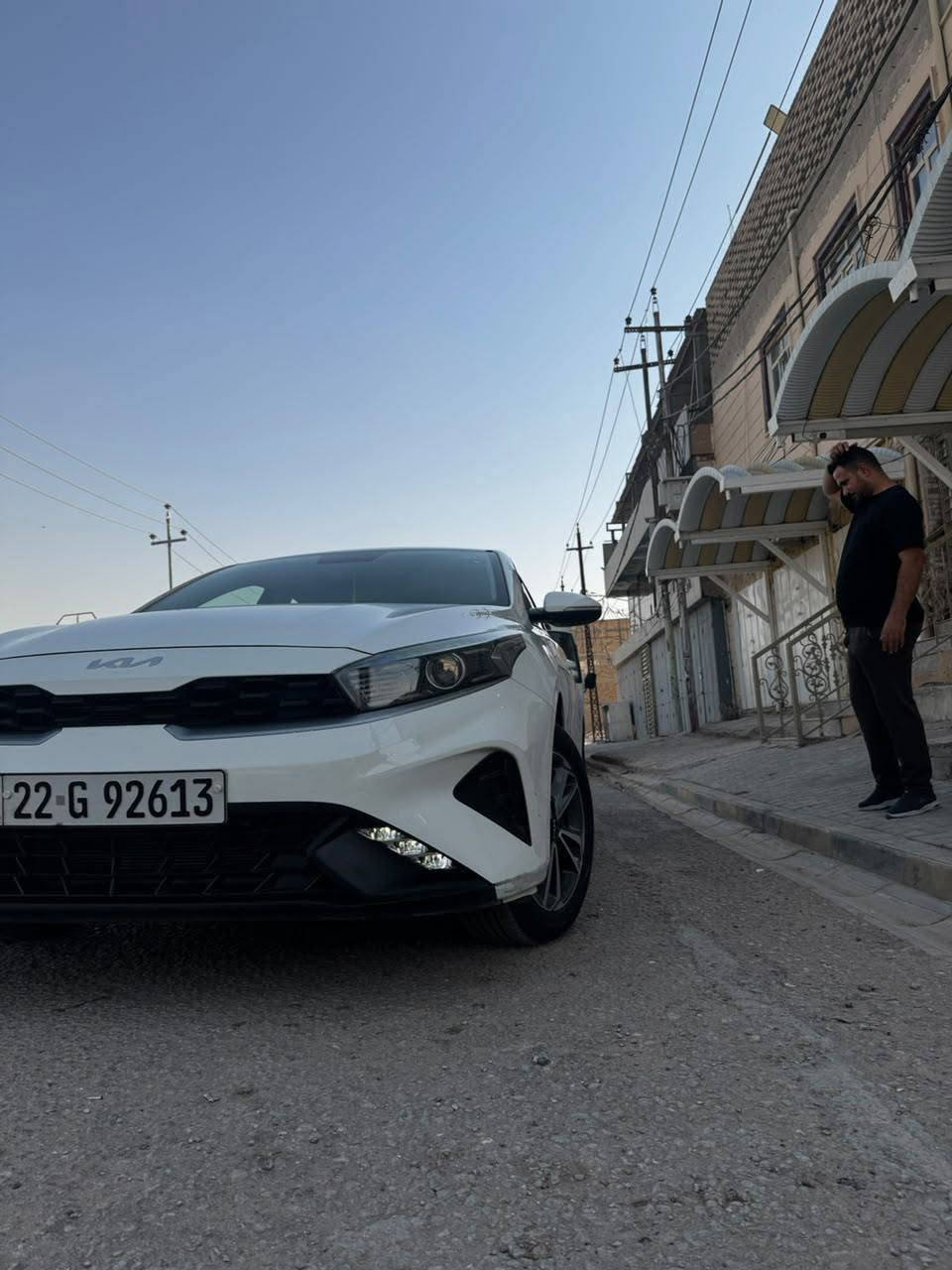 السلام عليكم كيا سيراتو موديل 2024 ورد خليجي 
كفاله عامه بيه ملاحضه زغيره شخط وسويته بارد فقط 
محرك 1600
فول مواصفات 1/1 
تبريد قطعتين 
لد امامي خلفي 
حساس امامي خلفي 
شاشه جبيره كامره
خمس تجاوي 
مري شفط أشير بالمري 
فول تحكم 
دوخل لونين حاكيه بلوتوث 
فتحه سقف 
تحديد مسار 
ماشيه 49
سياره بعده بالكرتون 
السعر 175 وبيه مجال الشراي 
رقم الهاتف ***********
عنواني نجف حي الندا 
غير متواجد ع فيس

