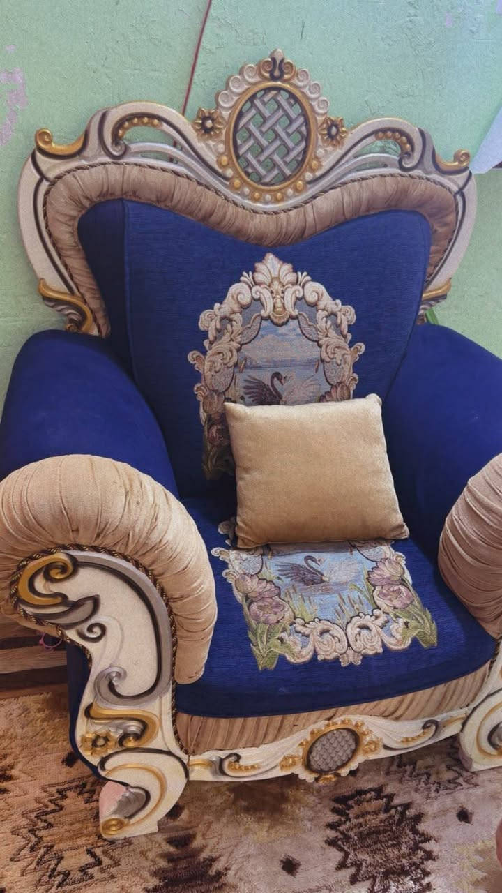 سلام عليكم هذا تخم ملكي جديد كـُلش
  3مقاعد و2 كراسي
ب550 وبي مجال قليل لان نظيف ولسفنج ضغط
***********
البصره حي العسكري
