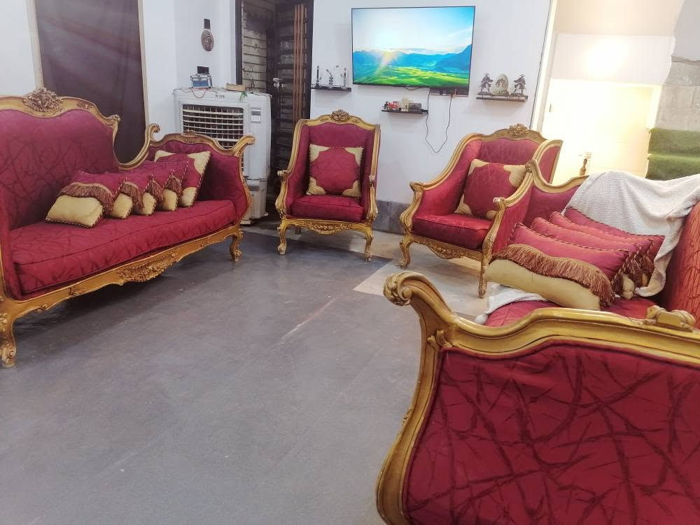 تخم ملكي ماركه ٩ مقاعد اسفنج طبي 
بل اصل مليون ونص، نهايته ٦٥٠
***********بغداد بغداد, العراق
