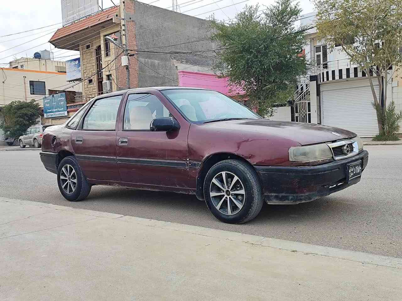 بەناوی خوای گەورە 

ئۆپڵ ڤیکترا . سەنەوی واجیهەی لەگەڵایە 
سەیارەکە بێ کێشەیەکارەبای و شتی مەزبوتە 
خیاسو ڕزیوی نیە 
موشتەریت تەلەفۆنکە 
***********
