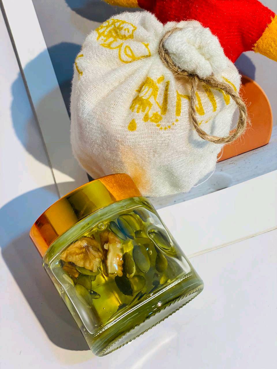 عسل طبيعي • بالمكسرات • مقوي