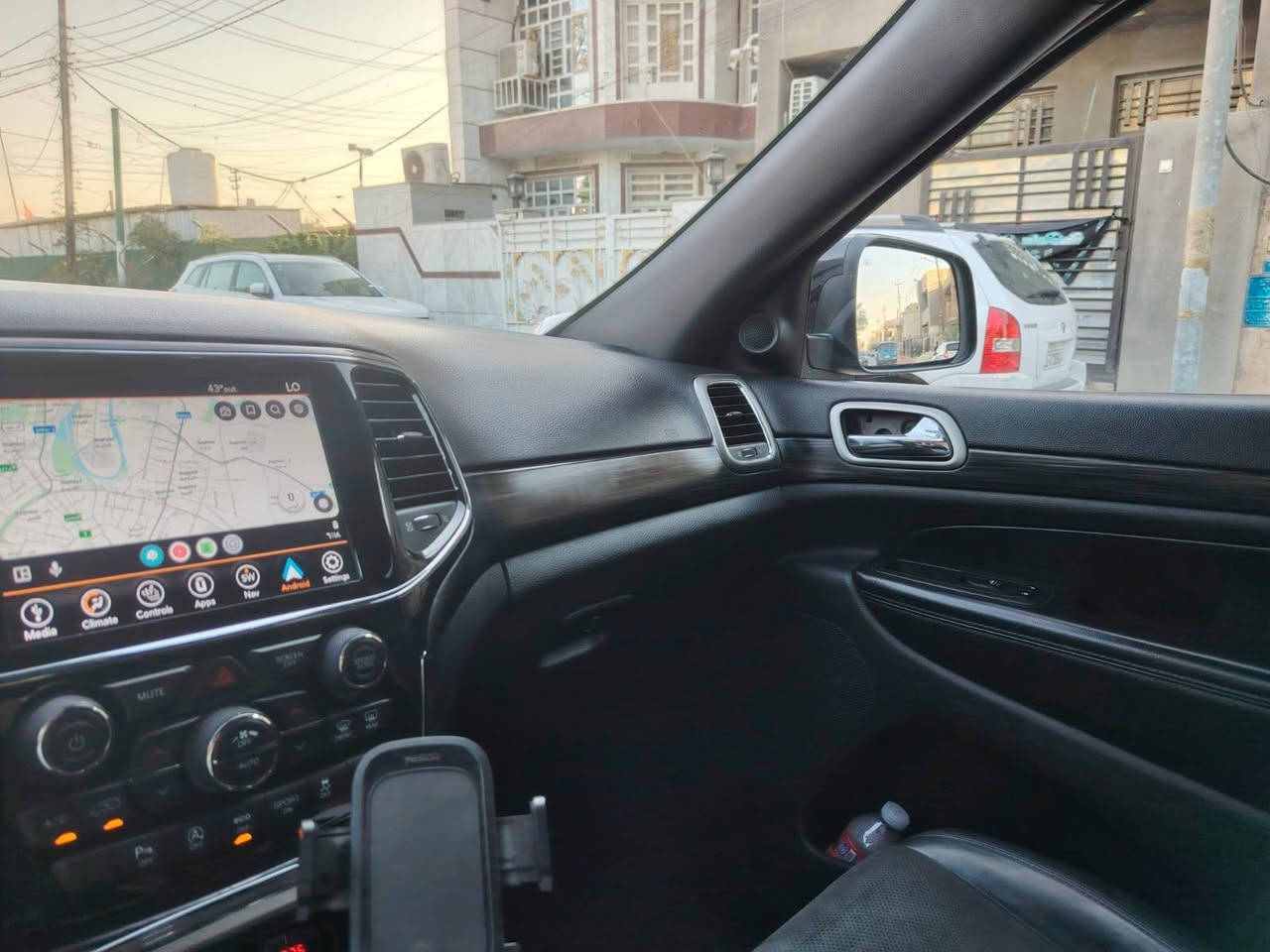 🚗 للبيع: جيب غراند شيروكي موديل 2022 (بلاك توب) ⚡️
​، وارد أمريكي وبحالة ممتازة تماماً!
​📌 المواصفات و
​الموديل: 2022
​الفئة: بلاك توب (Blacktop Edition)
​√ بدون صبغ نهائياً (صبغ شركة)
​المحرك والكير: مكفولة بشرط الفحص (كير ومكينة )
​المواصفات: فول مواصفات / رادار أمان / نظام جكات هيدروليك / بدون بانوراما
​التصميم الداخلي: غرفة سوداء  بحالة الشركة
​الحالة العامة: جاهزية ممتازة، سيارة جديدة بدون بارد 
​📍 المكان: بغداد
📞 للتواصل والاستفسار: [***********]

💬 السعر: [225 ورقة وبيها مجال ] أو للتواصل عبر الخاص
........... 
​#جيب #جيب_شيروكي #سيارات_للبيع #وارد_امريكي #بغداد #سيارات_العراق #بيع_سيارات #Blacktop #Jeep2022
