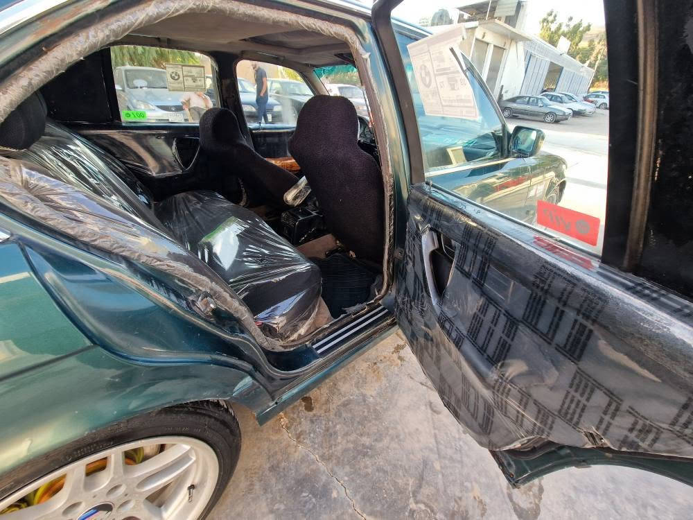 Bwm 520iگئر عادی 
مۆدیل ١٩٩٠ ئارم پلاستیک ئەسلی بەشەرت ئارمو یەوەلیاتو موسو براوە بەشەرت پشتو پێشی کەپس بئ دەعمو  لئدراو ٦ کەلە سلایت لایت ێەلقە پشتو پێشی کراوەتە m ٤تایەو ویلی لۆکی م دووسایزی لەسەرە کئرو مەکینەو ئەکسلی بەشەرت کارەبایو گشت گیانی بەشەرت سەیارەکی توندو تۆلو جایزە بێمەسرەفە 
سعری ٣١ گلا معامەلەیەکی برایانە 
شوێن کۆیە 
ژ.م.*********** كويسينجاك, أربيل
