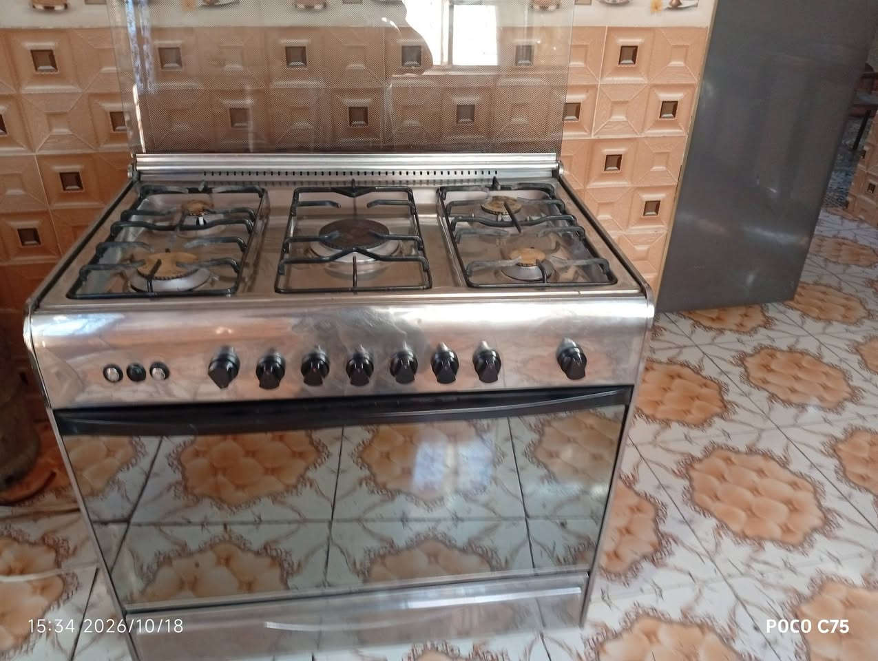 طباخ انفيرسل • ٥ عيون • شغال