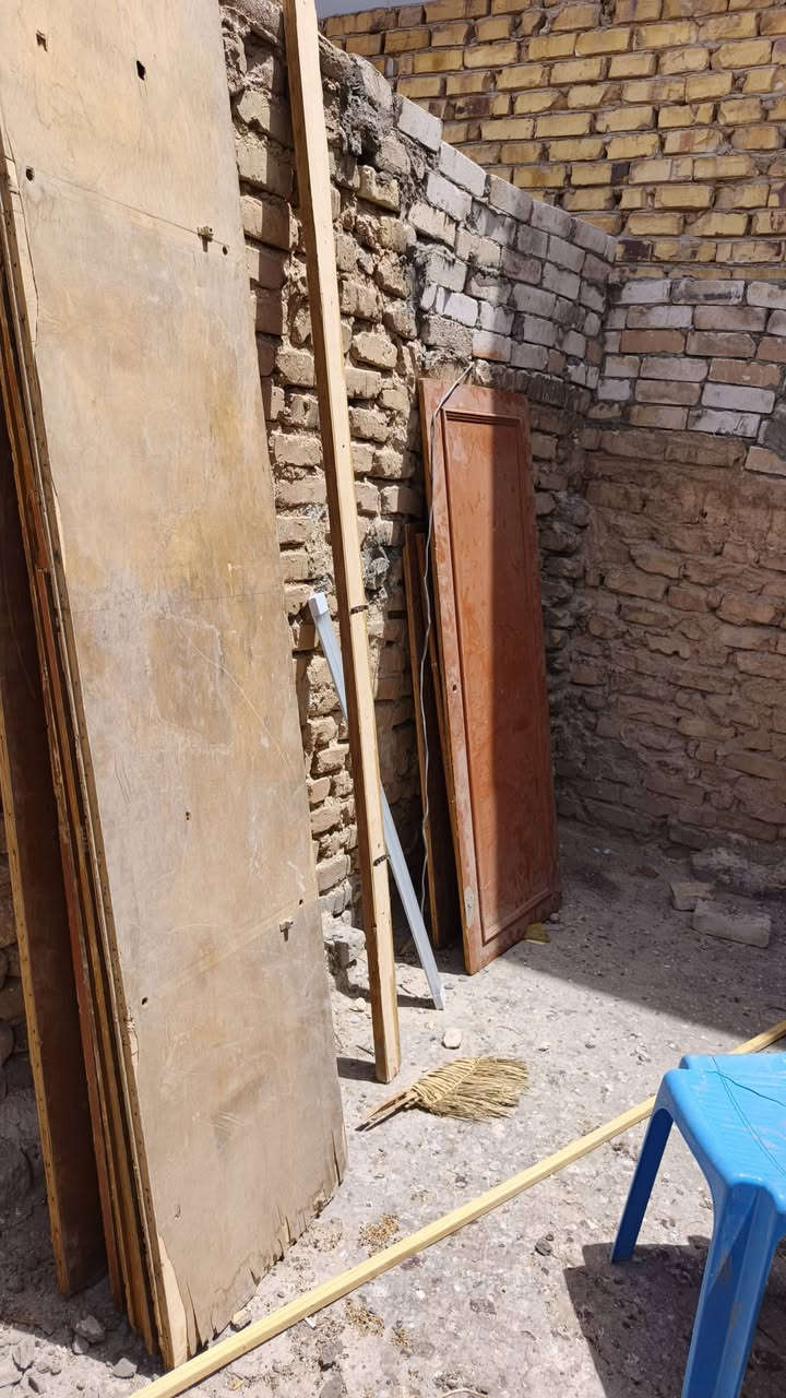 برج للبيع كامله
3واجهات

وحده عرض 3متر /ورتفاع 2متر

وحده عرض 2متر/ورتفاع2 متر

وحده عرض 2متر/ورتفاع2 متر 

معه ترايش وطوس ول وقافات  

معه سقف جينكو جديد وبي سقيفه حديد شخاط مثل ماموضح بل فديو  

مكاني نجف حي العسكري مدارس

*********** 

ابيع شلع القفص كله هوا ول غراص  
سعر اخو البلاش 70 الف متوازي علا بيعته وعلي

شغل درجه اوله سمك السير 3ونص سانتيم يعني درجه اوله
