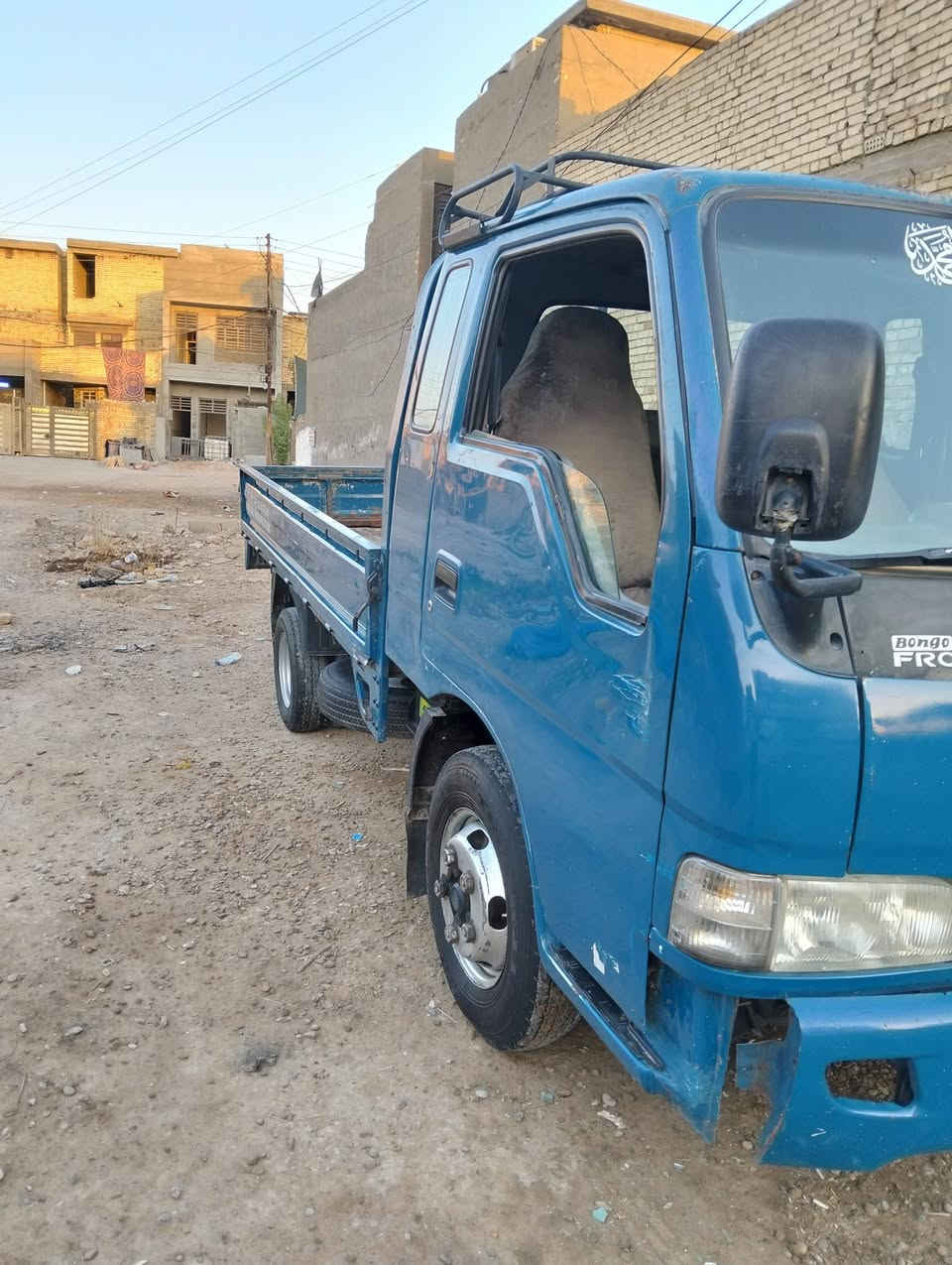 سلام عليكم كيه فحل فنتيره
رقم نبار مشروع وطني 
سنويه صاقطه ٢٠٢٣
سياره مشروع وطني 
شرط تحويل 
عليه غرامات ٤٠٠الف عليه 
سياره كير مكفول اكسن مكفولات شاصي مكفول كفاله عامه
محرك بي بخار ابيعلك كايمه 
تاير خلفي ١٤
صدر نضيف 
اكسن مكفول 
سياره مصبوغه حزم فقط قماره بلاديه 
السعر (٨٠) وا بيه مجال 
مكاني بغداد المشتل 
رقم  ***********
كشنات جلد بلادي بس اني مدوشمه
سياره جوه تخم تاير وا دبل دشبوال
