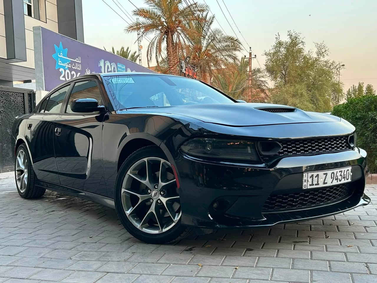 جارجر جي تي  2023 اصل وارد امريكي 
بيها صبغ بنيد ودعامة فقط والباقي مكفولةًكفالة عامة فقط بنيد ودعامية 
كير مكينة كفالة المحرك V6 سعة 3.6
المواصفات
جناح خلفي أسود
ويل قياس 20 إنچ أسود
كشن حضن 
مقاعد رياضية شاموا أسود 
نقطة عمياء
رادار مع مانع تصادم أمامي
مصابيح أمامية زنون
كشافات ضباب زنون
مصابيح أمامية مع LED
حساسات خلفية
شاشة كبيرة مع نظام ملاحة GPS
سستم صوت ألپاين
مقاعد أمامية كهربائية
ذاكرة لحفظ وضعيات الجلوس
مقاعد أمامية تبريد وتدفئة
مقاعد خلفية تدفئة
تشغيل عن بعد
مقود كهربائي
تدفئة مقود القيادة
محدد سرعة
اتصال بلوتوث
كاميرا خلفية
مرايا متحسسة للضوء العالي
كير شفتر على الستيرن
دخول ذكي (بصمة)
رقم بغداد بسمي تحويل ثاني يوم 
مكاني بغداد حي اور 
***********
