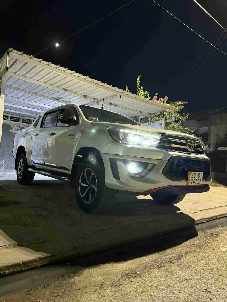 Toyota Hilux 2018 V6
مەرزیەی ٢٠١٨ شەش پستن نموونەیە لە جوانی شەریکە سید نهرۆیە بێ سبوغە بێ تعدیل گێر و مەکینە و اکسل و دەبل اکسل و تعویل بەشەرت  سعری ٢٨٥وەرەقە و مجال ***********
