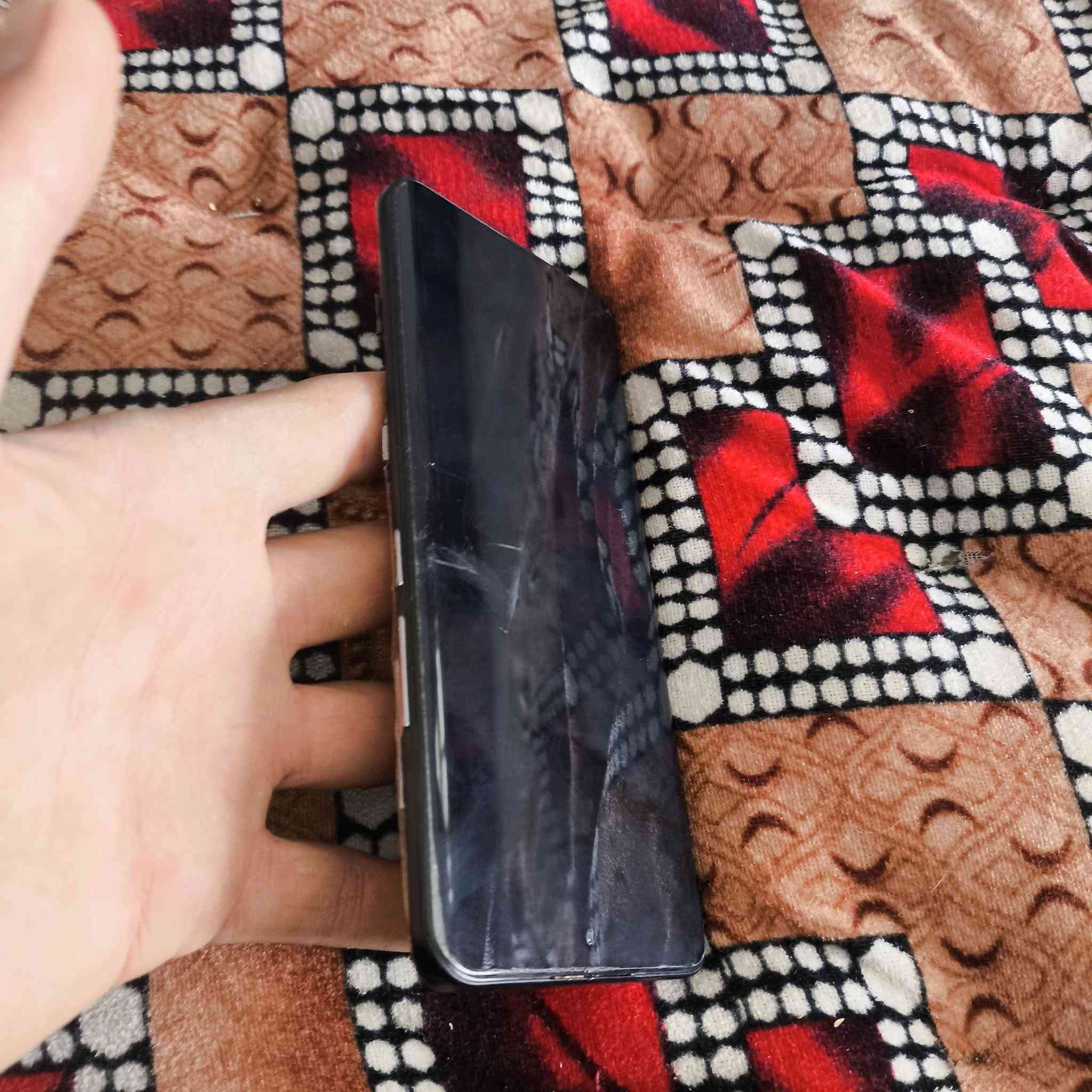 السلام عليكم جهاز ريلمي ١٣برو بلس ذاكره ٥١٢ رام ١٢  ضهره مكسور وشاشه مفطوره للبيع سعر مناسب تواصل خاص 
الجهاز شغال وكلشي ماماثر بي
رقم الهاتف ***********

