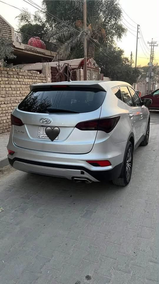 سلام عليكم سيارة سنتافي فئة الرياضي موديل 2018  ميكنة 2400  gdiوارد أمريكي ضربتها جاملغ ايمن   وبيها رشات صبغ ماشية 79   ميل كشنات جلد بيها نضام الإيكو الاقتصادي و نضام السبورت 
 مثبت سرعه و مانع انزلاق كفاله الگير والمحرك 
كشنات جلد  تخم تاير جديد سياره  
تجي تفحص بيدك وتدلل  سونار السياره موجود 
وسعرها كلش كلش مناسب مستعجل ع بيع 
 لمعرفة سعرها و تفاصيل السونار واتساب  ***********
