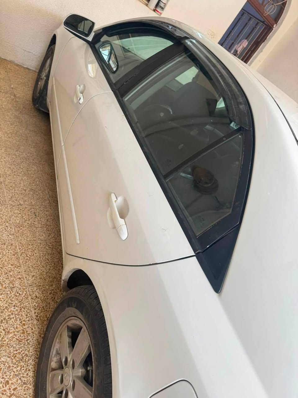 سوناتا 2010 صبغ جاملغ تبديل الباب بها منظومه غاز تشتغل السعر دفترين وعشره هزه جديده ضخم كامل من الدعاميه الامام الى الخلف تواير اربعه جدد العنوان المواصل رقم الهاتف *********** شرط شغل واطلع على بغداد
