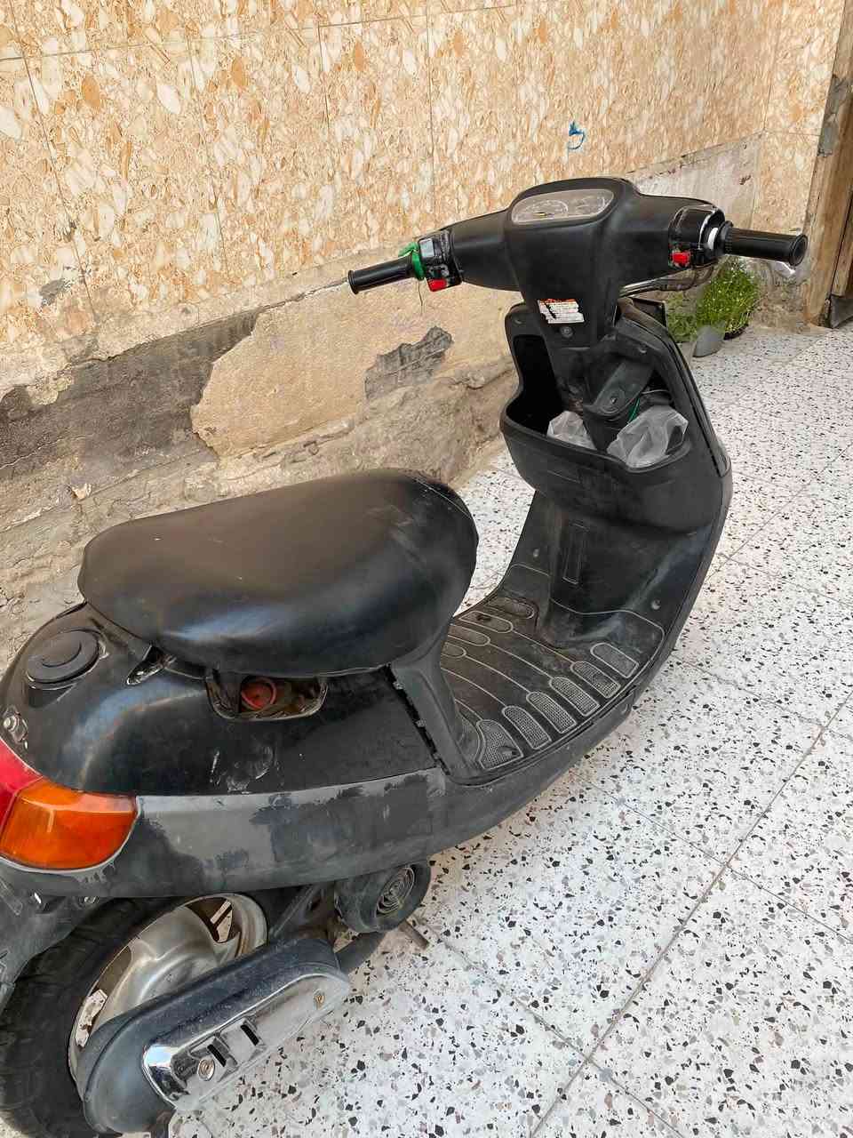 دراجه بتره مفتوحه فقط رايمر
سعرها 250 وبيها مجال قليل 
الدراجه شغاله سلف هندر مانقصها اي شي 
مكاني ناصريه مركز 
رقم موبايل ***********

