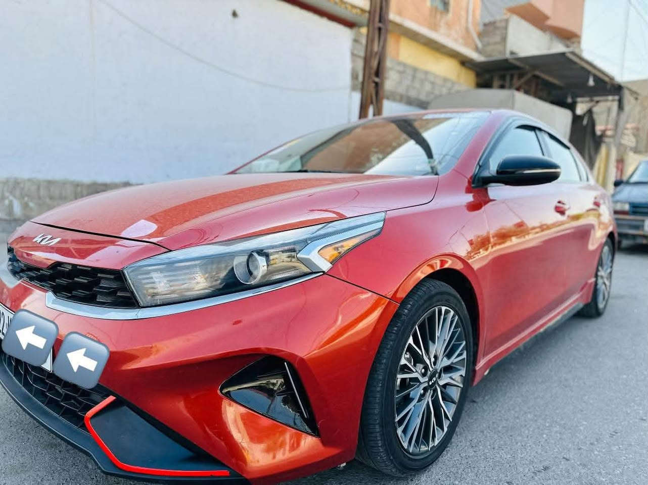🔥KIA FORTE 2022 GTLIN 🔥                  
🔴 السيارة ليبل واحد بدون صبغ بدون تبديل  ✅
فقط الدعاميه الاماميه والخلفية وملاحظات خفيفة pdr ✅  

#السعر 163 ومجالها بسيط
فول مواصفات 1/1 
فتحة سقف 
بصمة تشغيل
كشنات تدفئة وتبريد
محرك 2000 DOCH 
شاحن لاسلكي
بصمة أبواب
تشغيل عن بعد
هاند بريك بصمة 
اوتو هولد
تبريد قطعتين❄️
ثلاث وضعيات قيادة
كير توماتيك وعادي
قيادة ذاتية 
توقف ذاتي 
رادارات جانبية وأمامية وخلفية
سماعات سستم HARMAN 
شاشة كبيرة 9 انج
ليد امامي زينون
ليد خلفي زينون
كشن السائق كهربائي
ليد بالمري
نقطة عمياء
ابل كار بلي 
حاكية تنصي التبريد عند الاتصال بالهاتف
رقم اربيل سنوية جديدة 
مكان السيارة 📍موصل 
للاستفسار 
***********
***********
