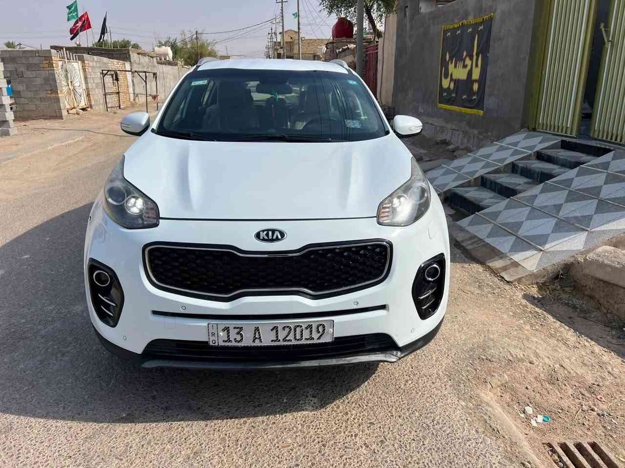 سلام عليكم للبيع كيه سبورتج 2018 رقم ميسان كفاله عامه بيها طخه كد شبر مكينه 2000 ماشيه 85 فول مواصفات ماعده بنرامه سعر 175 وبيها مجال
مكان ميسان رقم الهاتف *********** و ***********
