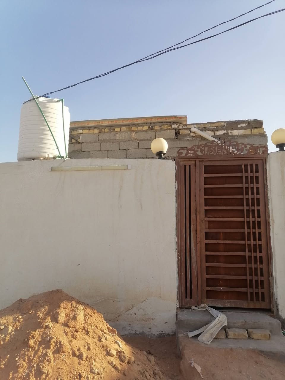 البيت البيع مساحه 70مترعامود 134طريق ياعلي  السعر 12وبيه مجال الرقم ***********

