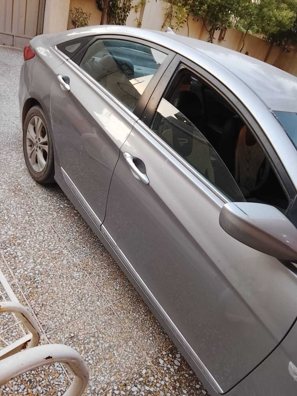 السلام عليكم
هونداي سوناتا وارد كوريا ٢٠١١

رقم اربيل 

السنوية باسمي مو باسم كردي و ما ساقطة

محرك ٢٠٠٠ دوش اقتصادية بالبانزين 

و المحرك علية ادامه و صيانة بلكات و نوزلات و مجاول و قاعدة الفيت بم كله جديد ما صارت من فترة من سويتها 
حتى الدهن و فلتر الدهن ماصر اسبوع من بدلتهن 
التبريد ثلج

الكير جيد جدا

تخم تايرات جيد جدا و تم تبديل التاير الامامي قبل ٤ ايام و ميزانيه و بلنص هم سويت الها

صدر الامامي جيد جدا 

الصدر الخلفي تم تبديل الدبلات الخلفية قبل يومين و الصدر بحاله جيده جدا 

بيها صبغ الجاملغ الخلفي عكس السايق و الباب بارد و القمارة حالوب بسيط و الجاملغ الثاني بي شبر بارد و البدنه الخلفية معدلة من اشتريها و عندي صار جامرلغ امامي بارد بسيط و الثاني بي شبر صبغ و البنيد بي جراد بكد ٣ اصابع بالبداية

و وين ما يعجبك تفحص افحص ما ابيع الك اذا ما تسوي سونار و تفحص بالجهاز و بالعافية علي الي ياخذها من كلب و رب 

مكان السيارة قضاء الدجيل

اعتذر من الوعد و الاقساط ابيع فقط و شرط التحويل 

 سبب البيع اكمل مصاريف زواجي

و السعر ٨٣ ورقة و مناسب ان شاء الله 

و هاي ارقامي 

***********

***********
