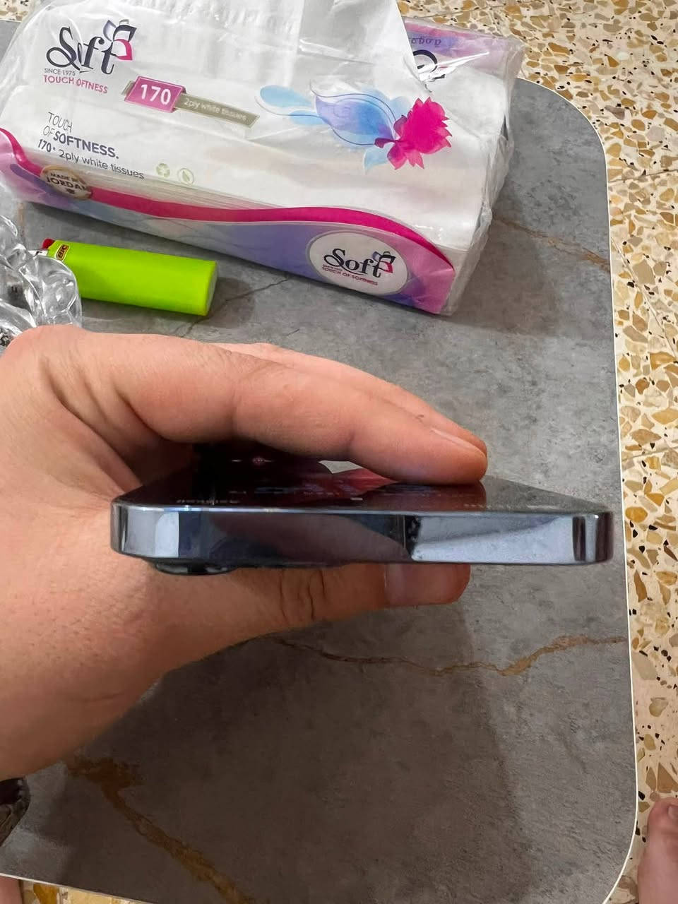 السلام عليكم
ايفون 13 برو ماكس 
شرق اوسط
ذاكرة 1000 ميكه بايت 1 تيرا بايت 
نظافته 90 بالميه 
بطاريته 74 بالميه 
شرط ولا برغي مفتوح على وضع الشركة 
سعره 725 الف 
للاستفسار ***********
بيه sms و واتساب
