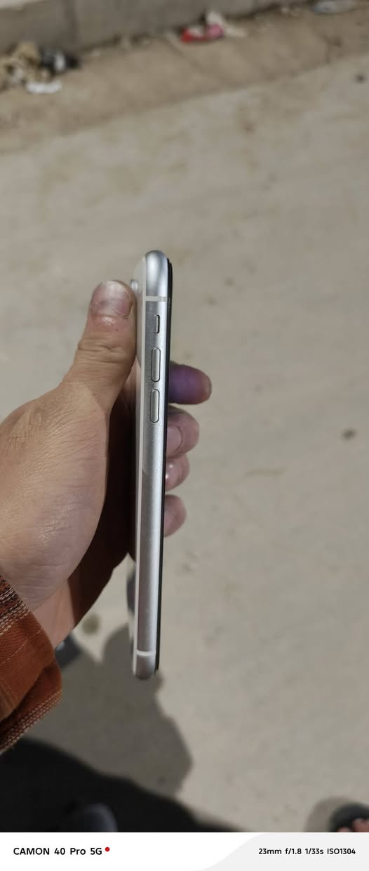 آيفون XR • بطارية ٦٣٪ • فيس أيدي شغال