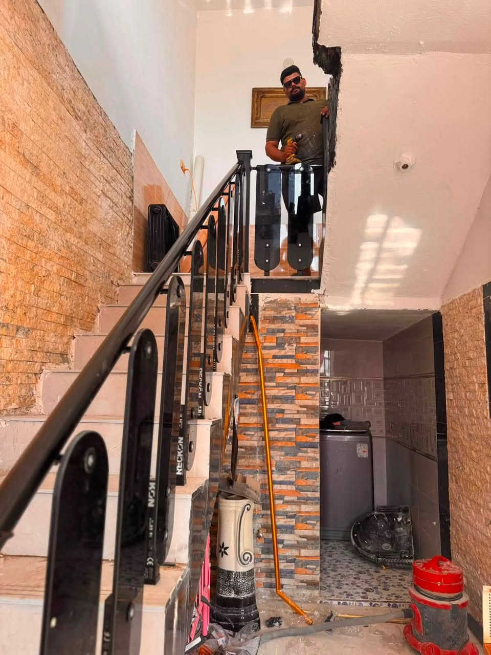 مجمع المهندس للديكورات الحديثة

تنفيذ جميع أعمال الديكورات والتشطيبات باحترافية وجودة عالية.

✅ الديكورات الداخلية والخارجية.
✅ السقوف الثانوية.
✅ أعمال الأصباغ والدهانات.
✅ أعمال الألمنيوم والمطابخ الحديثة.
✅ أعمال الـMDF.
✅ تصنيع وتركيب الأبواب والشبابيك.
✅ تصنيع وتركيب المحجرات.
✅ أعمال البلاستك بورد (PVC).
✅ أعمال الجديف والتشطيبات النهائية.

📍 العنوان: ديالى – بلدروز – الشارع العام – مقابل مركز شرطة بلدروز.

📞 للتواصل:
***********
***********

بإدارة: 
المهندس. أكرم المسعودي 

والفني.شعيب الساعدي
