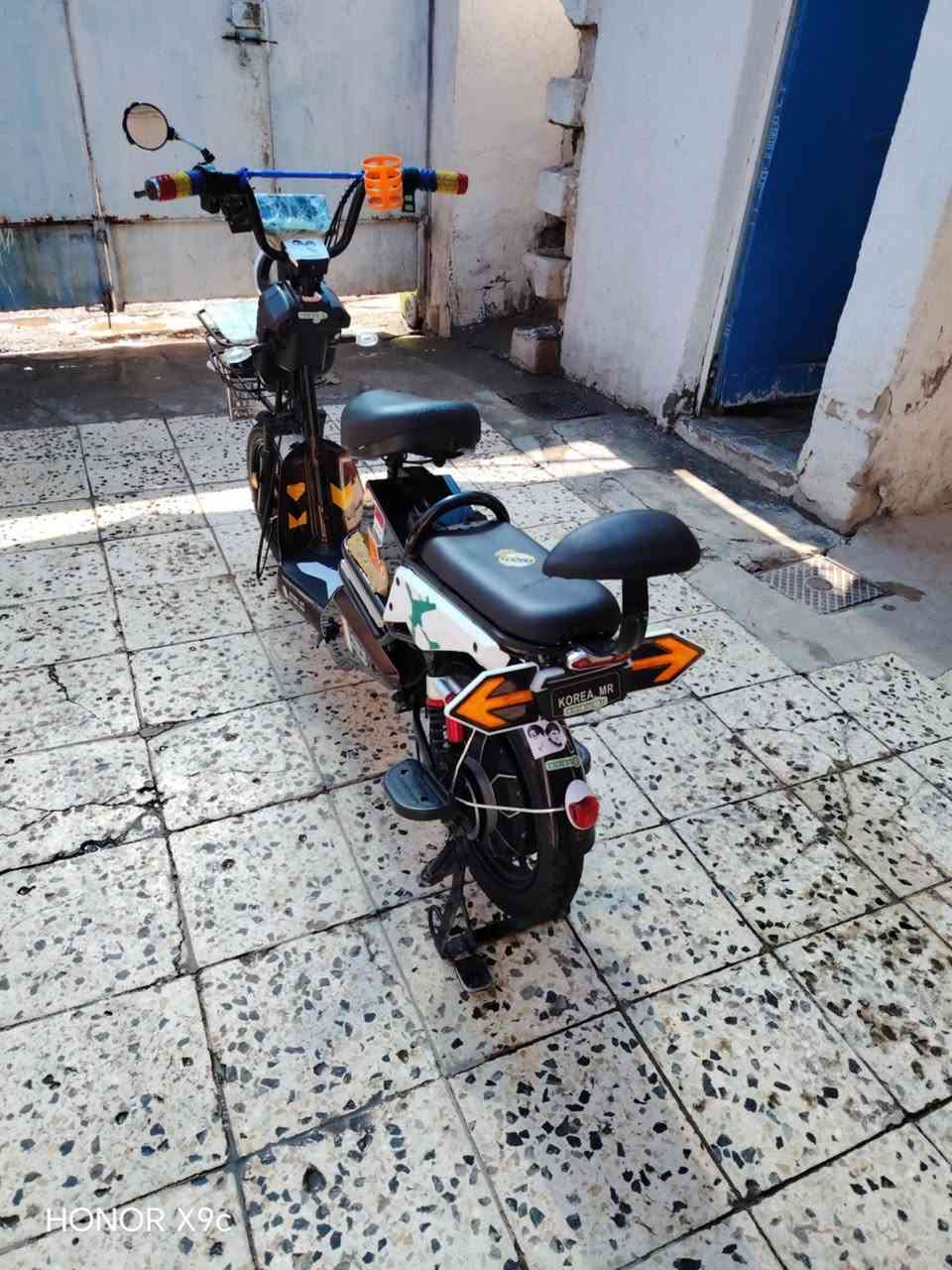 دراجه شحن لبيع بطاريه ٥ ملفات ثمانيه دراجه لبيع وسعره 300وبيها مجال العنوان المجر الكبير ورقم ***********بي واتساب
