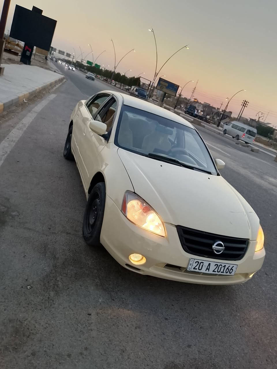 للبيع نيسان التيما موديل 2007 مصبوغه عام جماليه بدون ضربه 

محرك 2500 شاده حاويه وكير صدر مكفولات تبريد ميشتغل 

رقم ديالى بسمي سنويه ل30 سياره مصروف هواي عليه 

سعر57 وبيه مجال بعقوبة تقاطع القدس ***********
