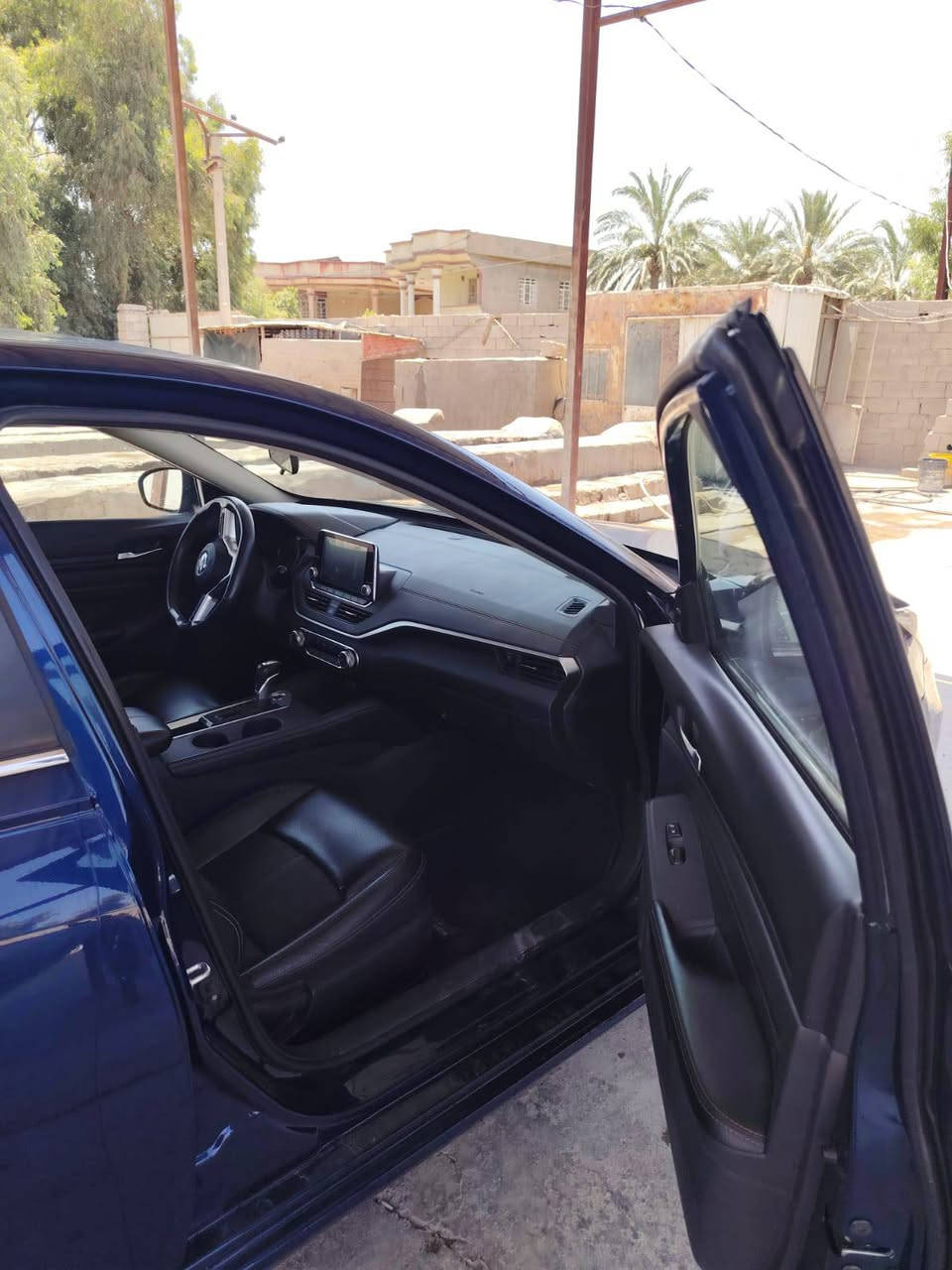السلام عليكم
نيسان التيما 2022 فئه SR
محرك 2500 
كشنات كهرباء مال السايق 
بصمه تشغيل وابوب
ضرر جامرلغ وبنيد تبديل بلادي
مانع اصطدام
السعر 140 وبيها مجال للشراي
مكان السياره ديالى
للاستفسار اكثر الاتصال على الرقم
***********
