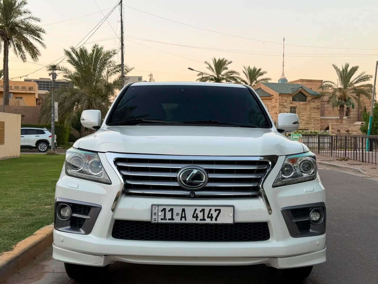 السلام عليكم

لكزس 2013 LX570 خليجي بريم 

فول موصفات 

بصمه-فتحه-راداد-كامير-كشنات تدفئه وتبريد -ستيرن كهربائي-صندوق شفط _جكات _داخل مشمشي 

سياره جهازه  من كلشي وجديده 

مكان بغداد

الاتصال

***********
