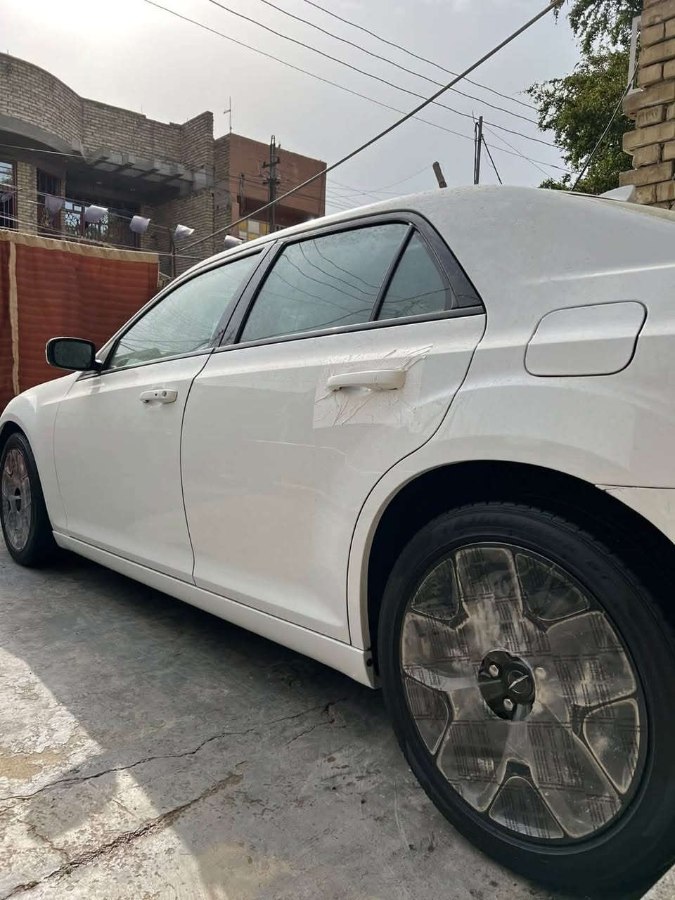 سلام عليكم دخول جديد كتاب ظباط مرقم كامل بغداد بسمي 
اخر اصـدار 🪬. 2023 
كلين 
ماشـية 42 ميل .
السياره S مواصفات معروفة .
بانوراما 
شفتات ستيرن 
نقطة عمية .
نظام سبورت .
رادار جانبي 
تشغيل عن بعد 
دخول ذكي
حساسات اماميه خلفية 
دمام 
كشنات جلد شعـار S
كشنات تـدفئة تبـريد 
***********

نص مكتوب في الصور:
- 71511015