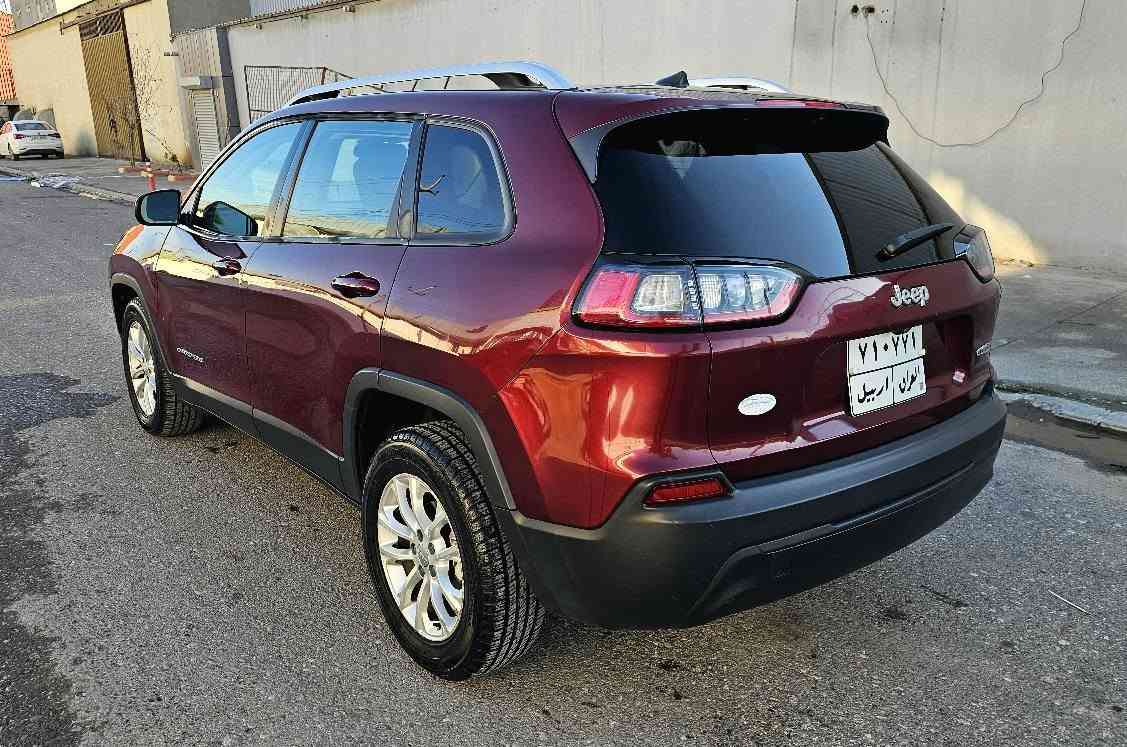 🚙 جيب شيروكي 
✨️ مودیل٢٠٢٠
✔بدون صبغ ️كلين بدون ارباك او داخلى 👍
↔️٧٨امايل ماشى
🪪سنوية جديد بأسمى
غرامة مليون و ارجع بعد المعامله 
💰سعر133💲
🏫مكان اربيل
📞 ***********واتس أربيل, العراق
