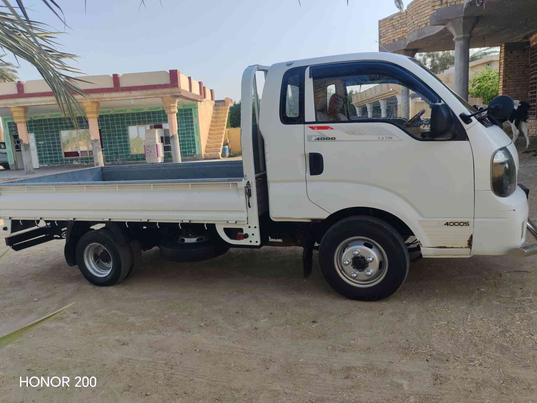 موديل ٢٠١٥ • ماشيه ١٨٠ألف • نضيفه