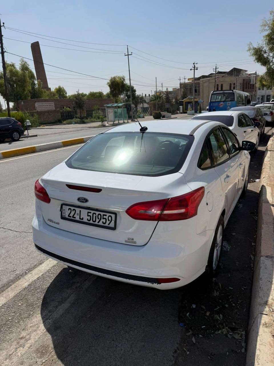 فورد فوكس 2018
مواصفات se
3 قطع صبغ بيها مع شوية من التكم الامانية بسبب دفعة البونيد شبر تقريبا صبغ 
سيارة 3 سلندر محرك اقتصادي كاملة من كلشي هزه وفحص وسنوية بأسمي السيارة
جاهزة ومابيها اي نقص 
السعر 75 ورقة وبيها مجال بسيط 
*********** أربيل, العراق
