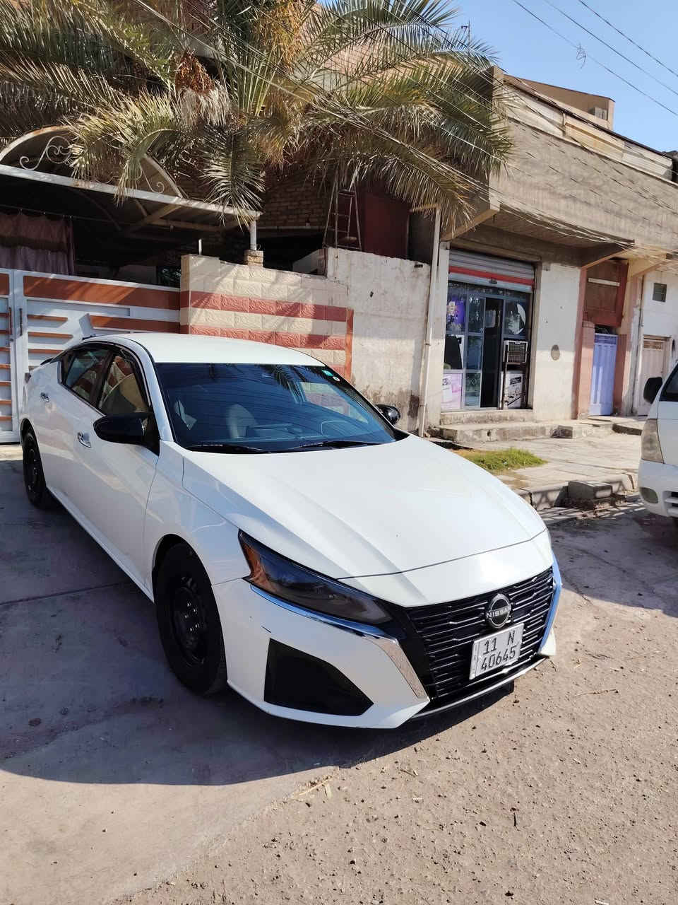 نيسان التيما موديل (2024) فئه الستاندر
رقم بغداد بسمي هزه وسنويه جديد تحويل ثاني يوم 
_رادار 360 امامي خلفي جانبي 
_توقف ذاتي امامي خلفي 
_قياده اليه 
_عليه شاشه مال SR جبيره 
_دخول ذكي 
_بصمه تشغيل 
_ماشيه 22 الف مايل 
_بانزين عادي بشرط بدون دفانز 

_سياره داخله تقرير غرق وجه بيها جاملغ امامي كلير شرط براغي جاملغ ممفتوحه 
_سياره كلشي بيها ع وضع شركه تخم تاير لبلادي جوه 
_صدر امامي خلفي شركه 
_تبريد ومي راديتر شركه 
_عنوان سياره ديالى بعقوبه 
_للبيع او المراوس 
_السعر (155)
_رقم الهاتف (***********) واتساب 
_رقم الهاتف (***********)اتصال

