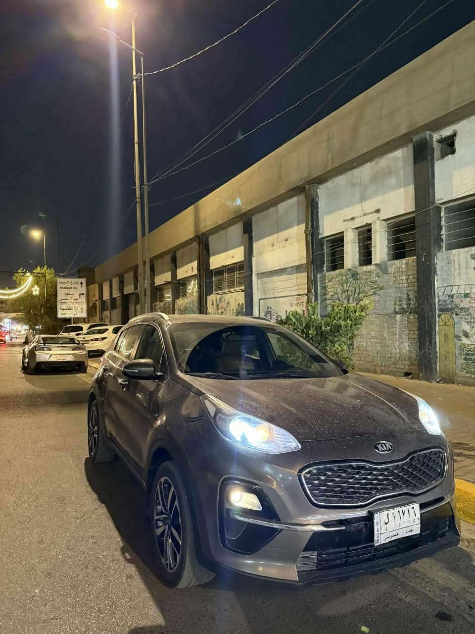 كيا سبورتج ٢٠  خليجي لون للبيع ماشية ١٢٣ الف سيارة نظيفة جدا بأسمي رقم E السعر ١٨٠ ورقة وبيها مجال  بيها بارد بصندوق وكم رصعة بلباب الخلفي عكس السائق ***********
