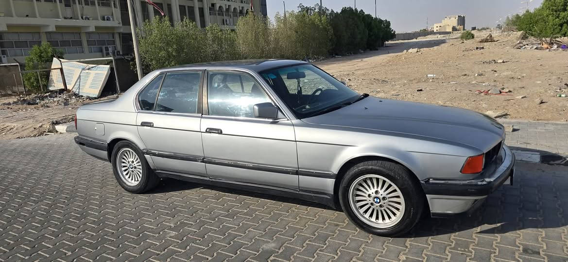 السلام عليكم 
BMWالبيع
735
رقم صلاح الدين نكليزي سنويه جديده هزه جديده تحويل مباشر بسمي مكاني بصره 

مكينه كير كارتون حداديه جديده دواخل زينه بدي مكفول من 

الضربه والكصه صبغ جماليه فقط 

مديل 1989

السعر 40بيه مجال كلش قليل مستعجل على بيعه 

***********
