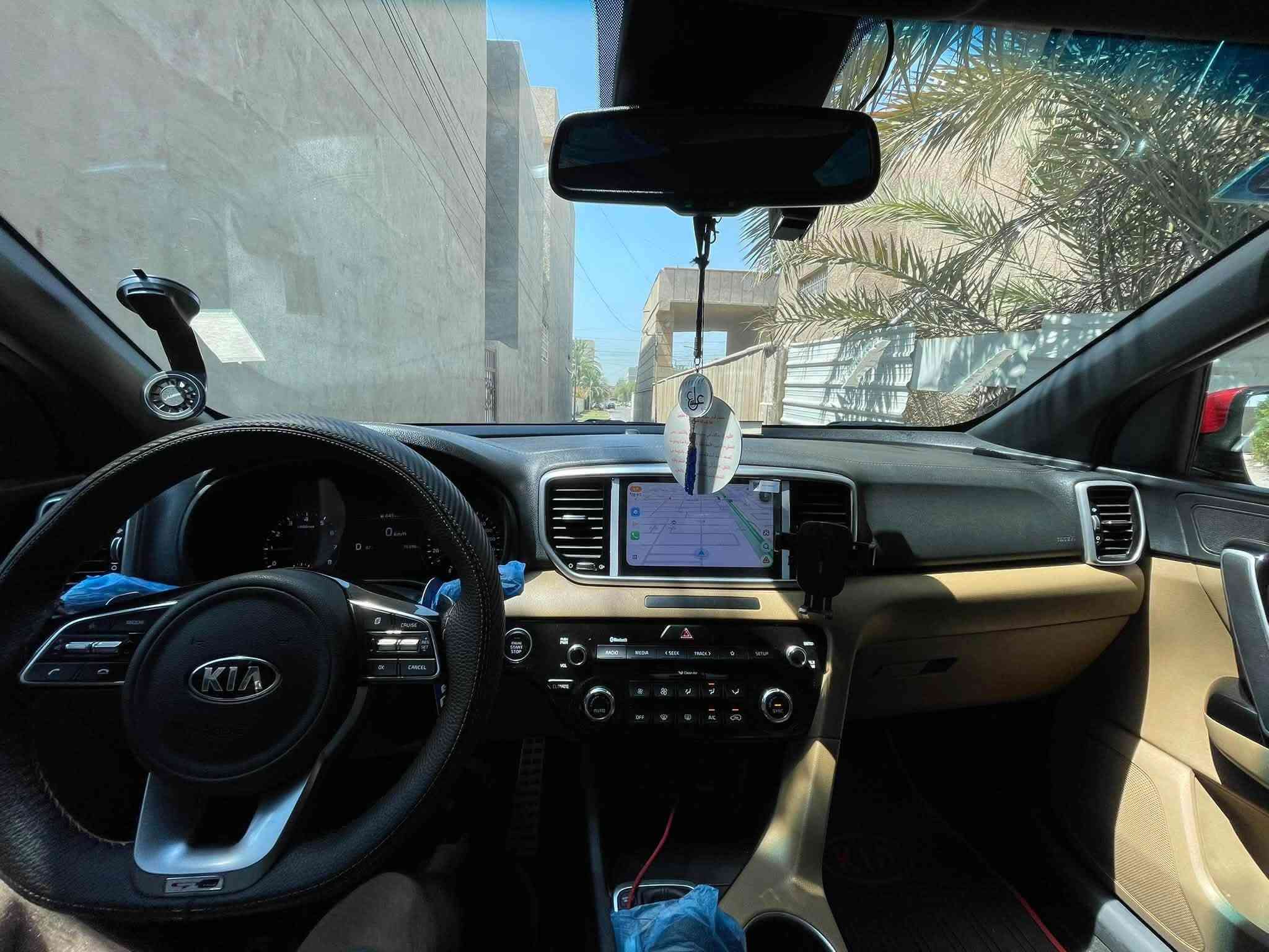 السلام عليكم 
للبيع كيا سبورتج موديل ٢٠٢١ جيتي لاين خليجية وكالة الدولية رقم بغداد السيارة مكفولة كفالة عامة لاضربة لاطخة لاصبغ لابارد كفالة عامة جديدة جداً استلام شركة المجموعة الدولية مواصفات جيتي لاين معروفة
بانوراما
بصمة 
كشنات جلد وكهرباء
٨ ايرباك 
محرك ٢٠٠٠ دوش 
ويل نقشة جيتي 
حساس امامي خلفي
اضاءة led امامي خلفي
شاشة كاربلاي الكبيرة اصلية وكاميرا دوار
اوتو هولد سايد بريك بصمة 
والكثير من المواصفات الاخرى اتوقع مواصفات الجيتي معروفة ادامة كاملة على السيارة مكاني بغداد والشراي يتصل ***********
