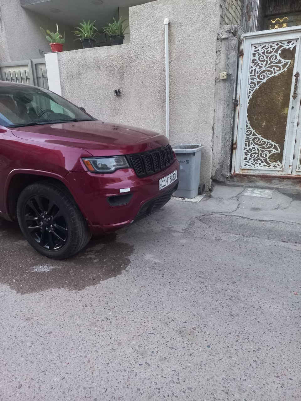 سلام عليكم سيارة جيب لاريدو موديل 2019 وارد امريكي نص فول ضربة جاملغ وبنيد بغداد ***********
