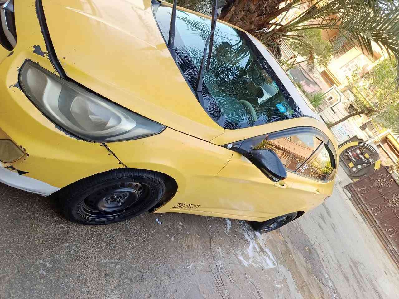 سلام عليكم اكسنت موديل ١٢ رقم بغداد دولي هزة جديدة تحويل مباشر هيئة مصفرة محرك كير لوك دوش المرغوب صدر خلفي امامي جديد تخم تاير هوة ول اويالة جديد تبريد ثلج ضربة جاملغ امامي ايسر وخلفي سلايت روف داخل بيجي جام كهرباء داخل جديد تراي زيرو والله وبل عافيه على ياخذة السعر ٦٢ وبيه مجال للطيبين رقم الهاتف 
***********
*********** العنوان بغداد كاضمية او شعلة
