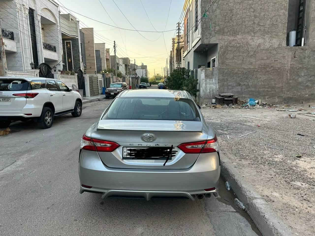 السلام عليكم
كامري موديل ٢٠٢٠ وارد كندي مواصفات se 

حادث جاملغ الخلفي الايمن وبيهه كم رصعه  مصلح بي دي ار وشخط بالباب الخلفي الايسر السيارة ماشيه 104km

كلشي مكفول 

السعر (168 بيه مجال )
رقم الهاتف (***********)
