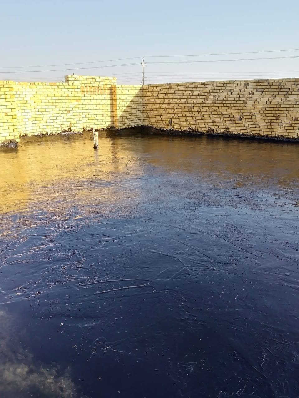 شغل تزفيت السطوح وتسليطها تريد كرسته وعمل تريد بس شغل الاستفسار الاتصال على الرقم ***********

نص مكتوب في الصور:
- Midea