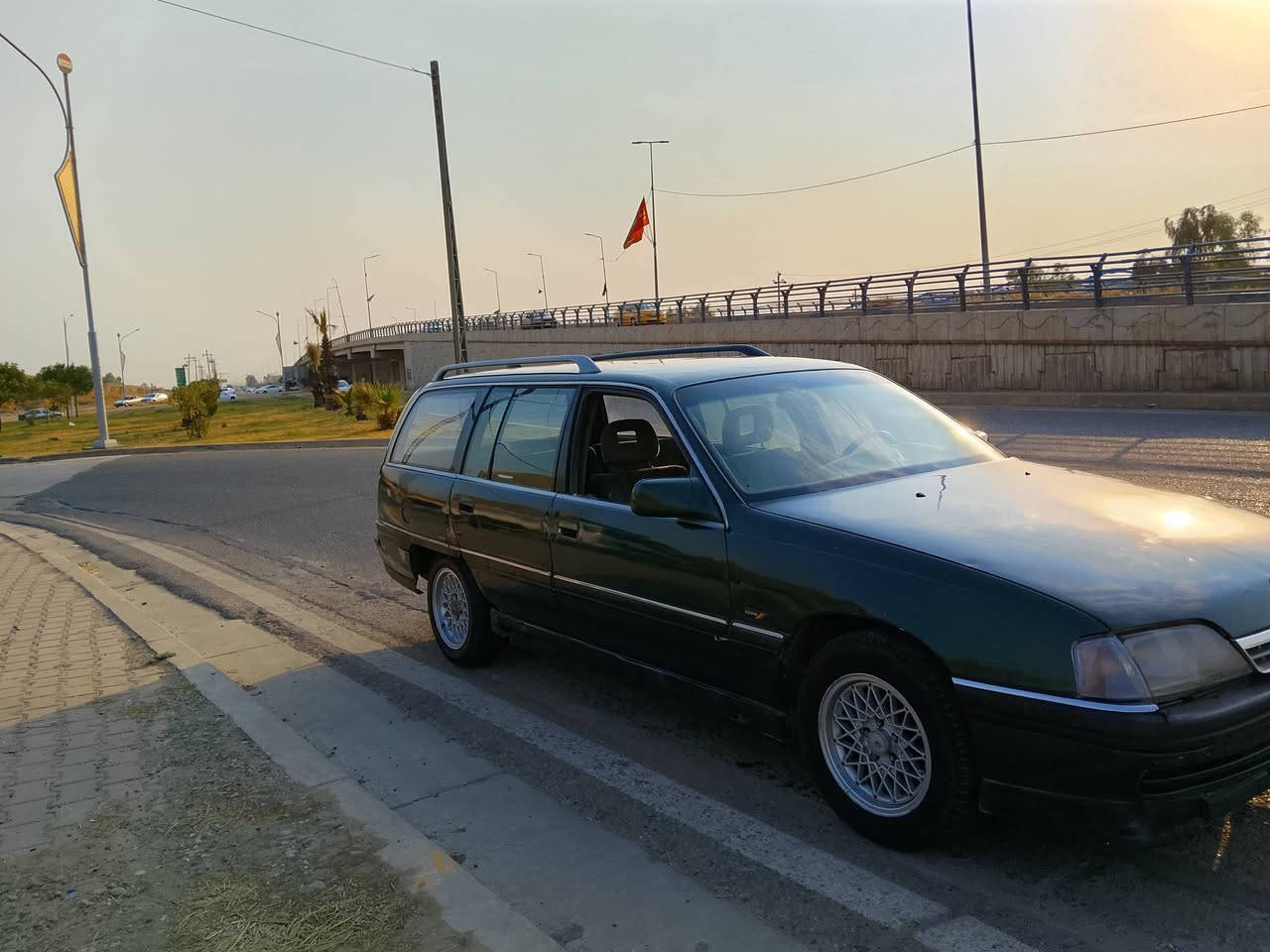 اوبل اوميكا موديل 91 رقم كركوك
مشروع وطني    سعر 23
 حجم 20 دفتر بنزين موجود
 كيرو اوتوماتيك 
***********
